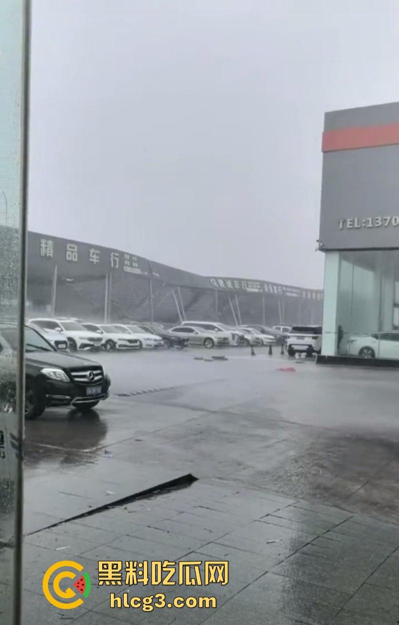 一觉醒来 天都塌了！宜宾市上江北二手车市场垮塌！精品车成了事故车！-4