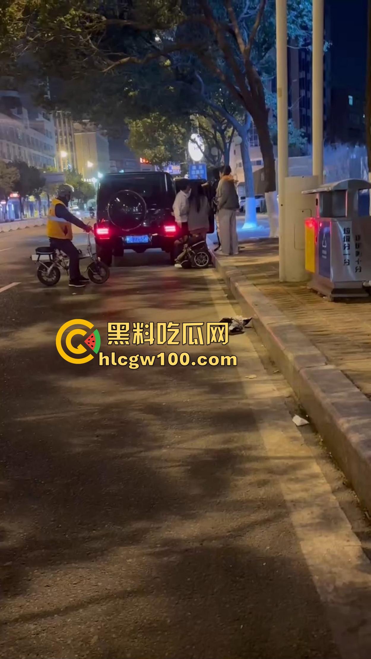 深圳街头大G车主醉汉闹事，嫌代驾收费贵，怒骂拳打不够还拿头盔爆扣，代驾被砸得怀疑人生！-1