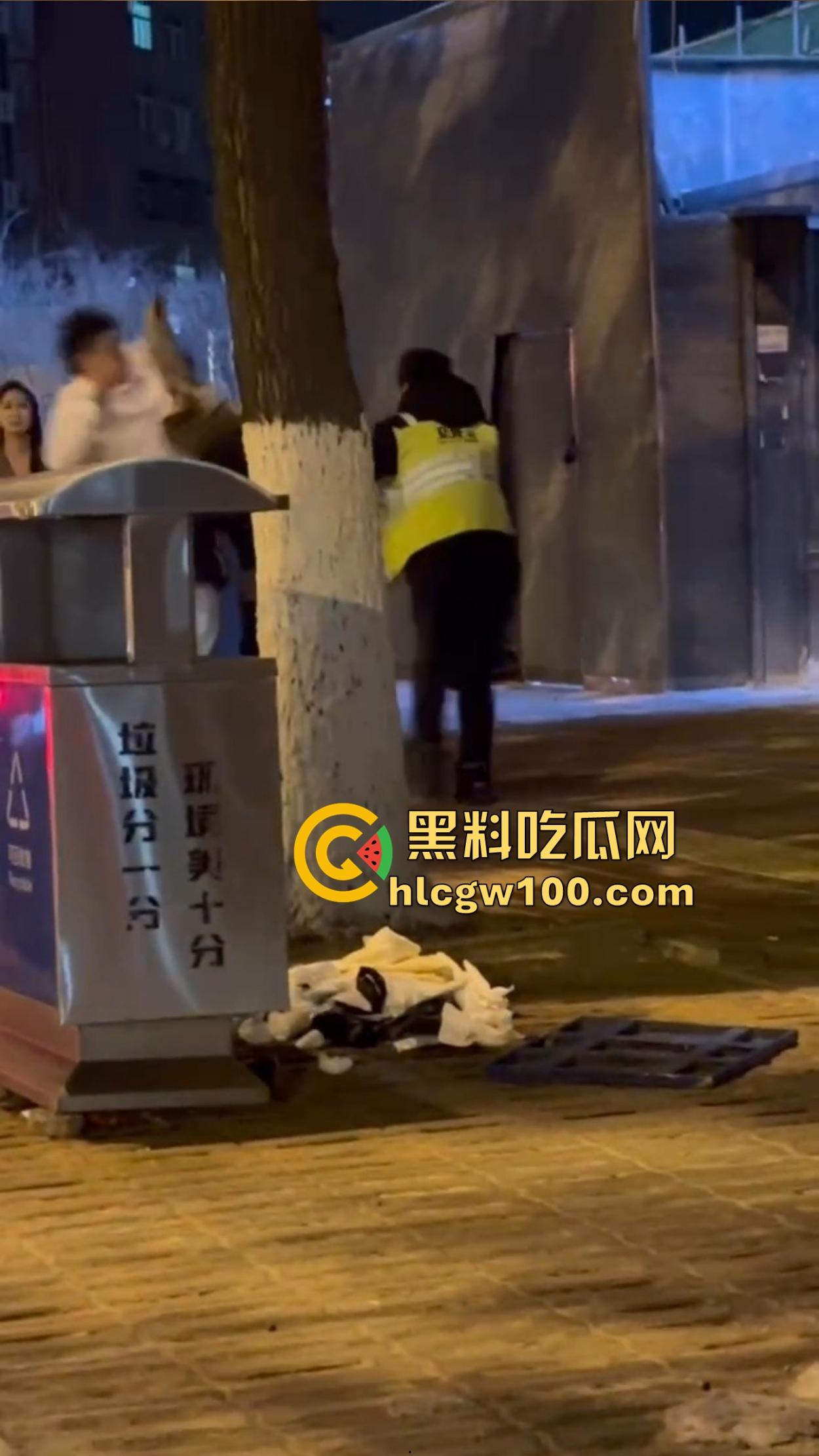 深圳街头大G车主醉汉闹事，嫌代驾收费贵，怒骂拳打不够还拿头盔爆扣，代驾被砸得怀疑人生！-9