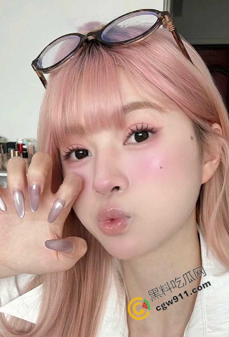 重庆洪崖洞海底捞美女领班【曲晓雯】与男友私拍流出！极品身材，无套猛干，淫叫不断，骚话羞辱彻底被玩坏！-1