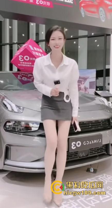 抖音美女销售『不偷腥的猫』塞跳蛋卖车，榜一大哥远程遥控，车漆反光暴露娇喘全程，这销冠玩法太绝了！-1