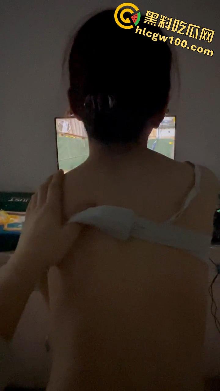 纯粹的猛攻艺术！不仅是游戏的枪王，更是现实的钢枪王，骚母狗女友被干的乱叫！-8