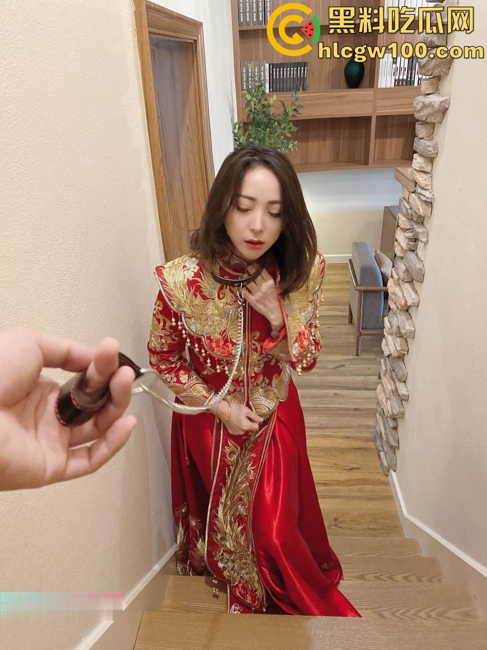 推特极品人妻【兔兔】秀禾婚纱空姐JK户外，N多主题调教母狗，闺蜜助战玩双飞185v+32p-101