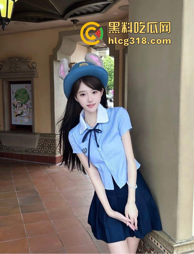 兄弟住院卧床不起，我直接在病房点了个跳舞妹子陪他看，妹子一跳他嘴角居然抖了，做兄弟在心中！-2