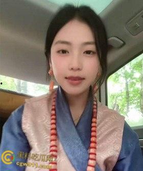 武汉纺织大学【徐思洁】 ，做爱时为寻求刺激找人语音通话，清纯学妹深喉口交，情趣内衣捆绑调教，简直骚到没边！-2