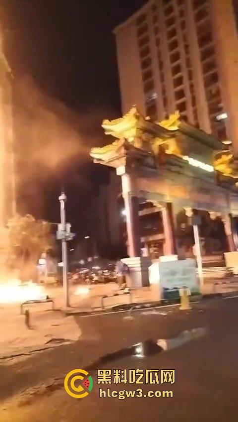 重庆南坪江南装饰城突发火灾！火光冲天令人心惊，愿所有人都能平安无事！-15