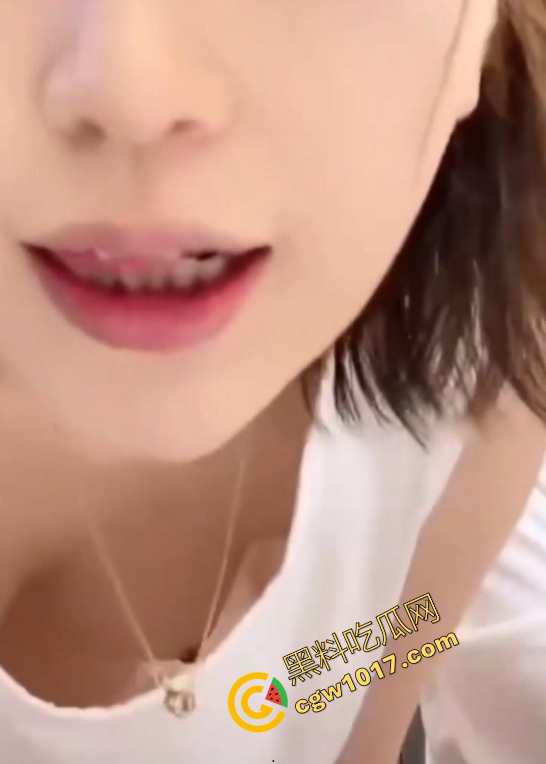 快手抖音网红最刺激走光集锦，暴露美穴美乳，惊艳贴身拍摄，性感迷离，眼力挑战，满足所有视觉欲望！-9