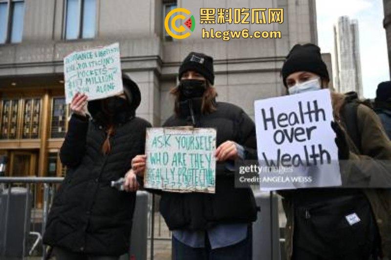 刺杀医保巨头勇敢哥【路易吉】被引渡纽约 机场路透成美图大赏 囚服都穿出了高定感-21