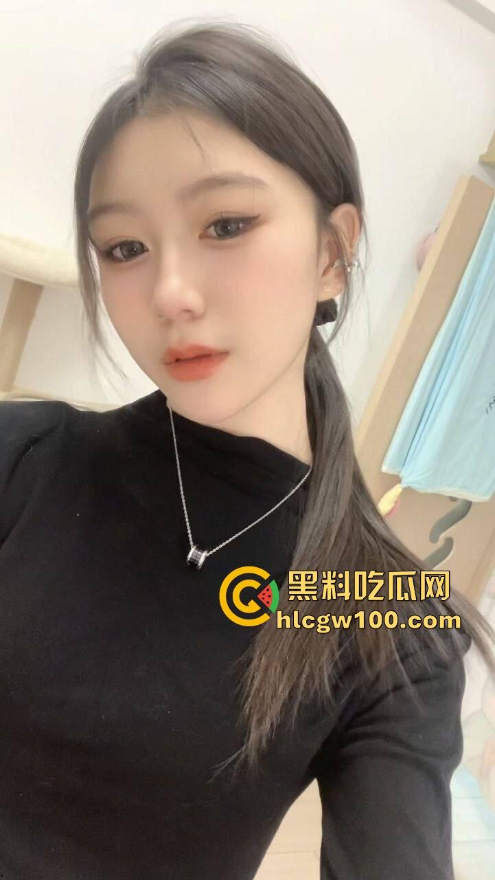 陕西08年生学生【王紫宣】私密视频曝光！嫩逼粉得像水蜜桃嫩到滴水，年轻身体就是不一样，果然是顶级白月光！-2