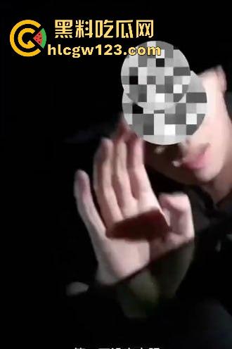 广东东源行政服务中心领导【刘伟途】与女下属车震 被丈夫当场抓奸 视频曝光连衣服都还没来得及穿！-10