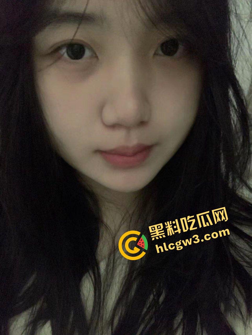 独家首创！江苏溧水高级中学清纯学生妹『叶芸』被下头男逼迫拍粉穴 渣完后分手又曝光！-2