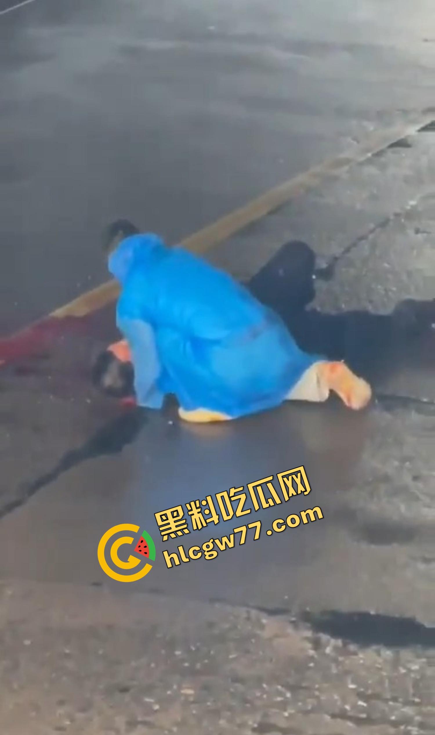 浙江台州街头突发枪击。毒贩持真枪当街开火，出租车司机中弹身亡娃也遭殃，这年头还能让警察叔叔吃花生米？-19