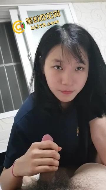 有些妹子口活是真顶，不敷衍超认真，口技直接把干到灵魂出窍，认真唆牛子的妹子有多爽？-17