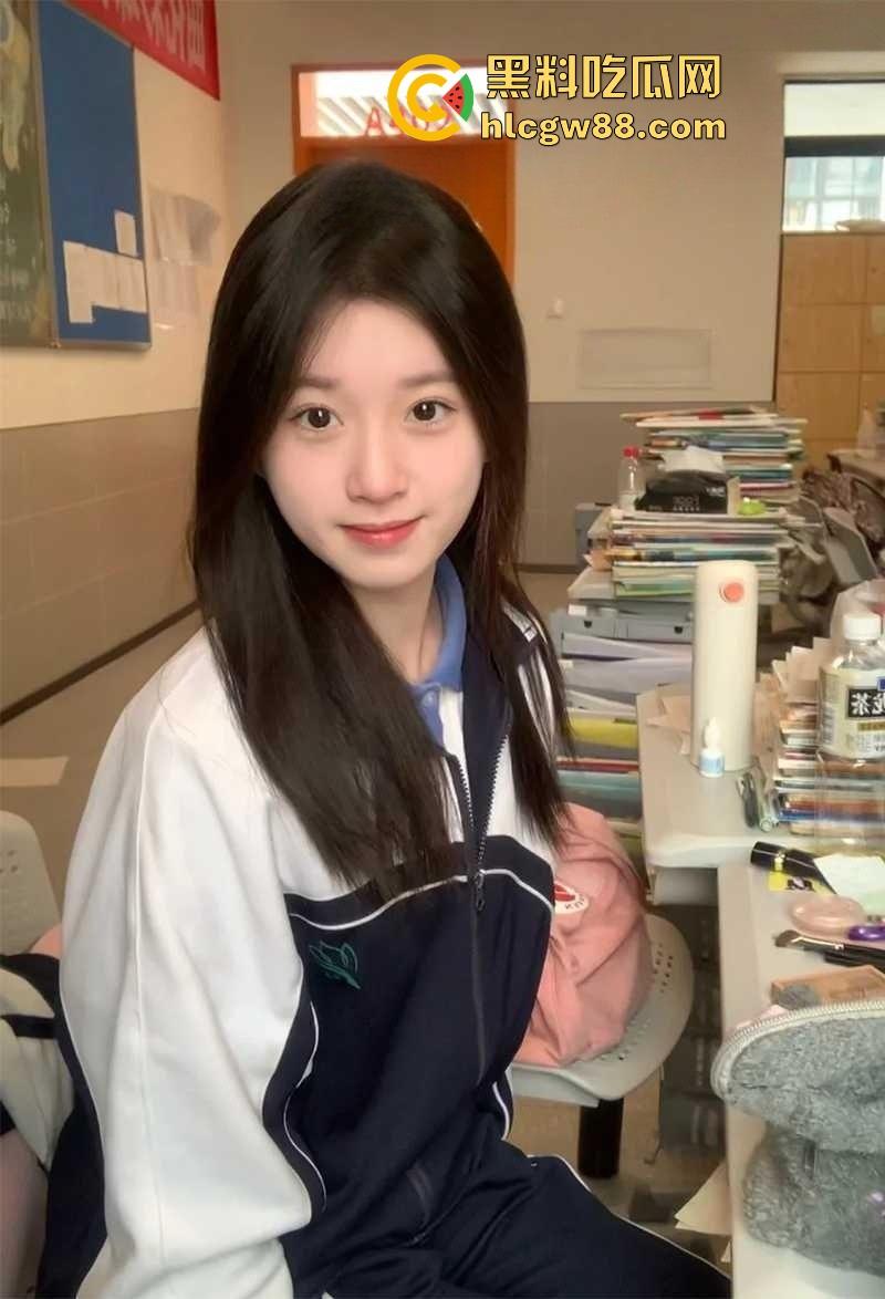 四川巴中职业技术学院00后嫩妹【陈婷婷】网上约炮勾搭求操 出轨视频被男友曝光！-5