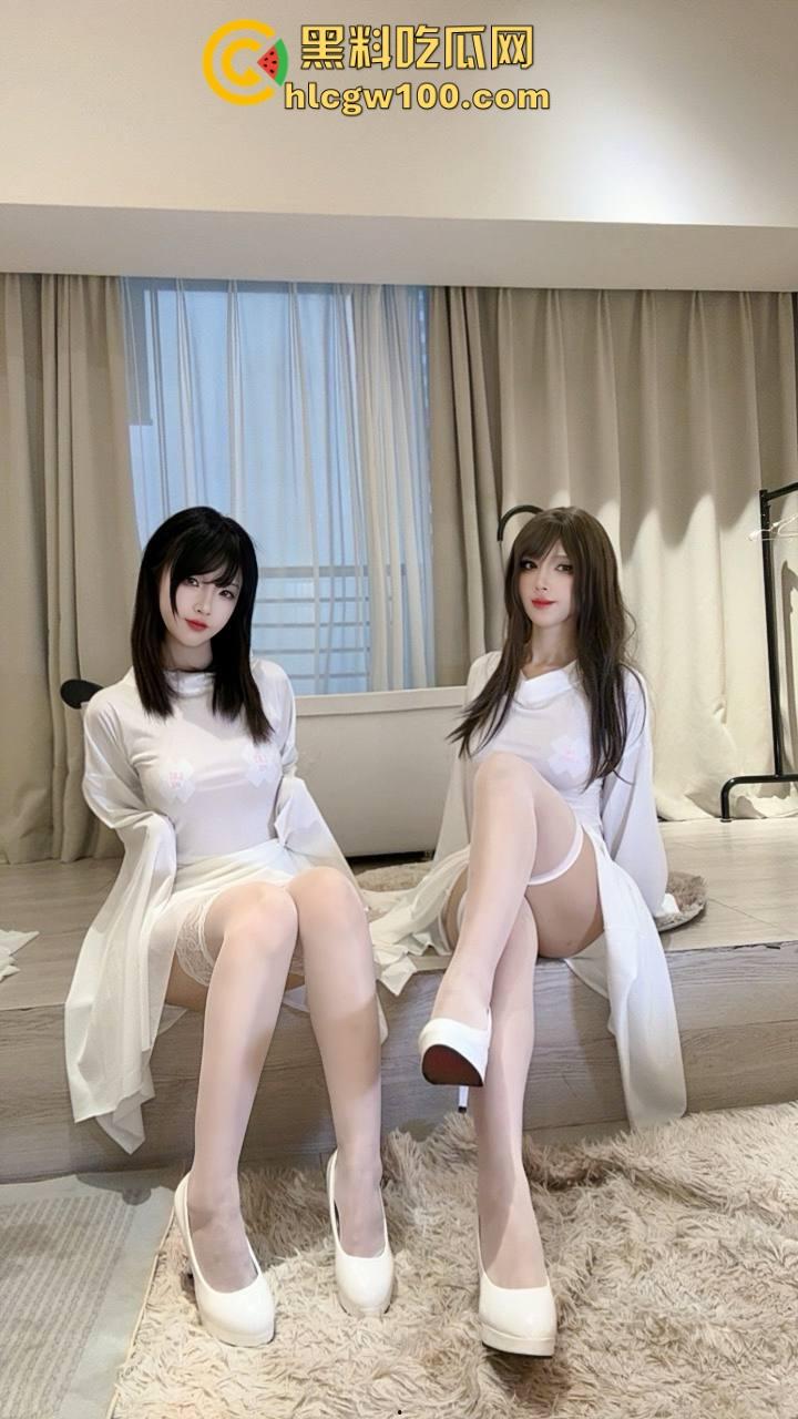 白丝萝莉X冷艳御姐幽灵娘，逆天美腿粉嫩小穴，小女同激情福利让直男兄弟抓心挠肝直呼浪费资源！-14