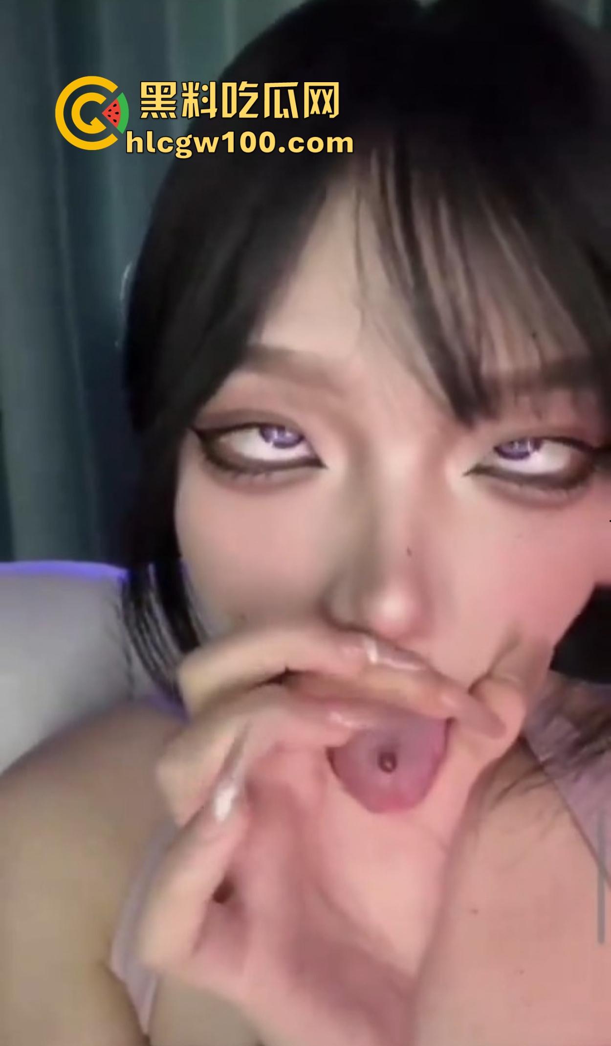 Ahegao美女舌钉加持，双重BUFF满级攻击，这高潮脸看了硬到窒息，哪个哥们能挺过三分钟？-15