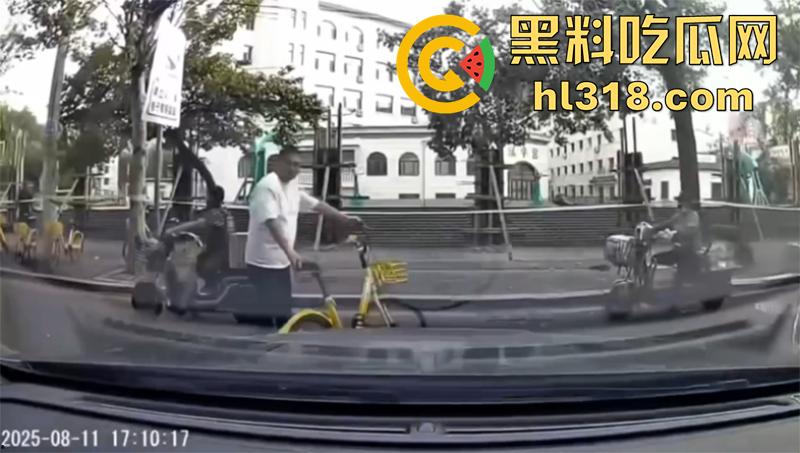 还敢装逼00后直接整治你，沈阳00后开车遭39岁男子辱骂，气不过直接开车撞，目前已被刑拘！-2