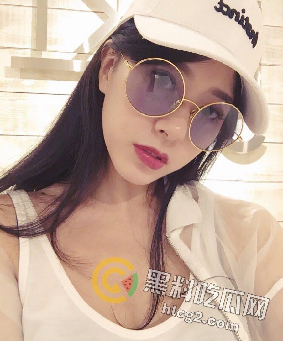 台湾新闻传播大学极品美女生活照与大尺度视频遭ICOLD外泄，床上表现让人惊叹！-7