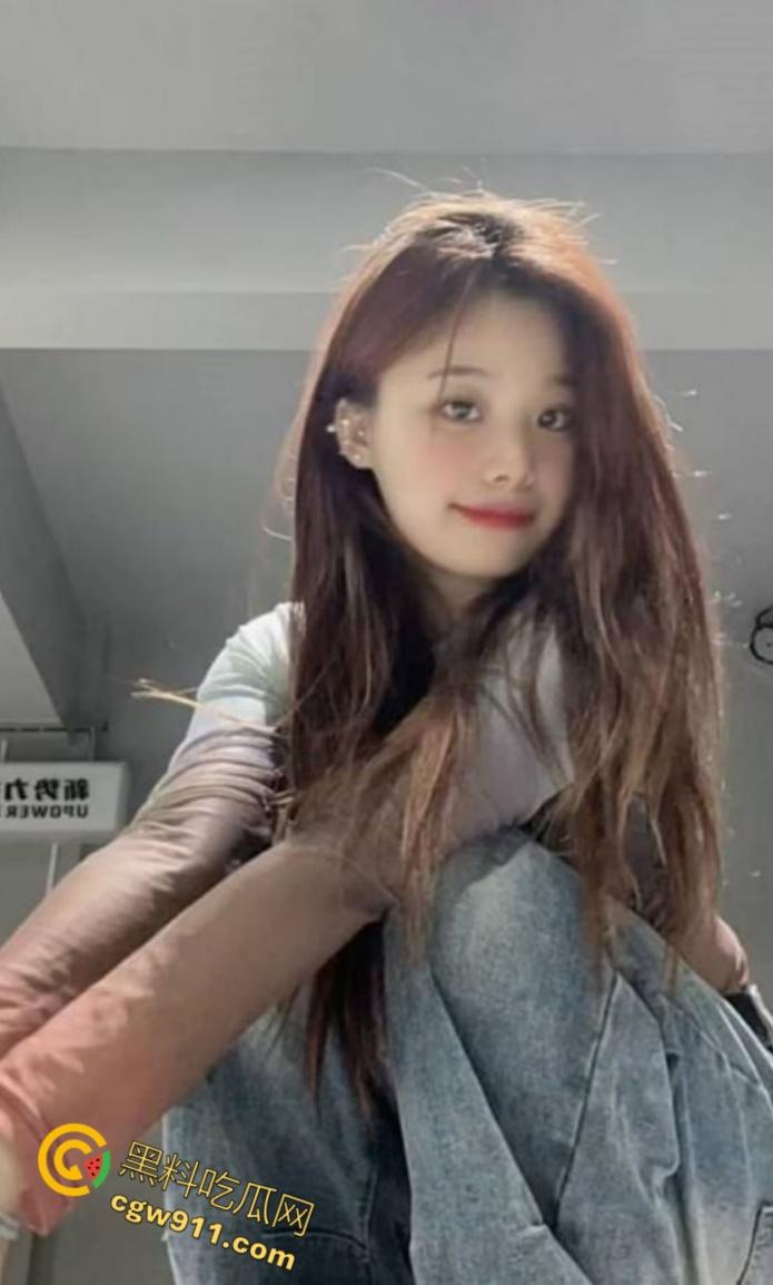 河北师范大学眼镜妹【赵怡】，69互舔口交调情，从清纯少女变淫荡尤物，被男友无套猛操骚穴白浆流淌！-5