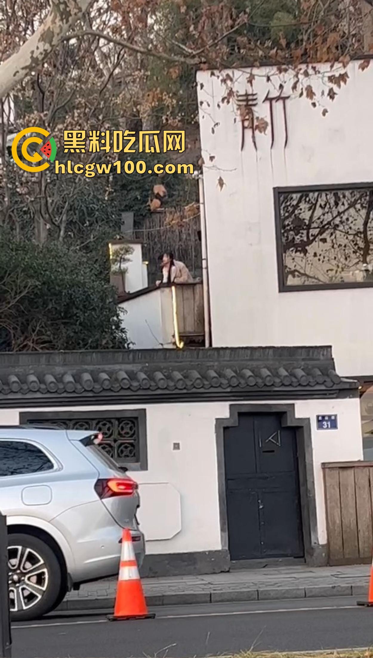 杭州西湖春宫现场直播，断桥残雪变断桥淫雪，光天化日肏大逼现世，这DO法也太野了吧！-7