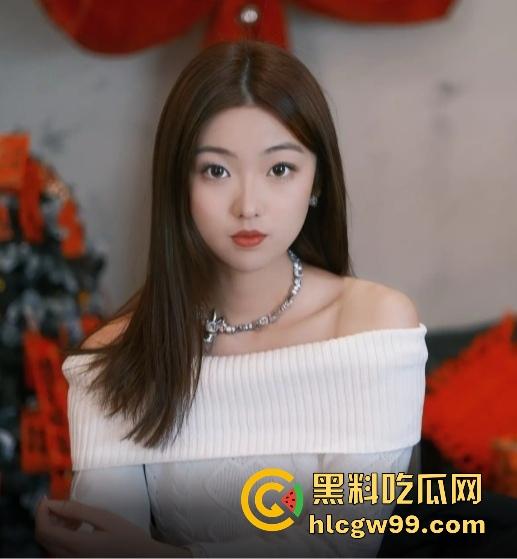 穿着校服的福建女高中生【王轶】与男友偷吃禁果视频泄密，嫩得逼人，肏得爽歪歪，果然女孩就是比女人更嫩！-8