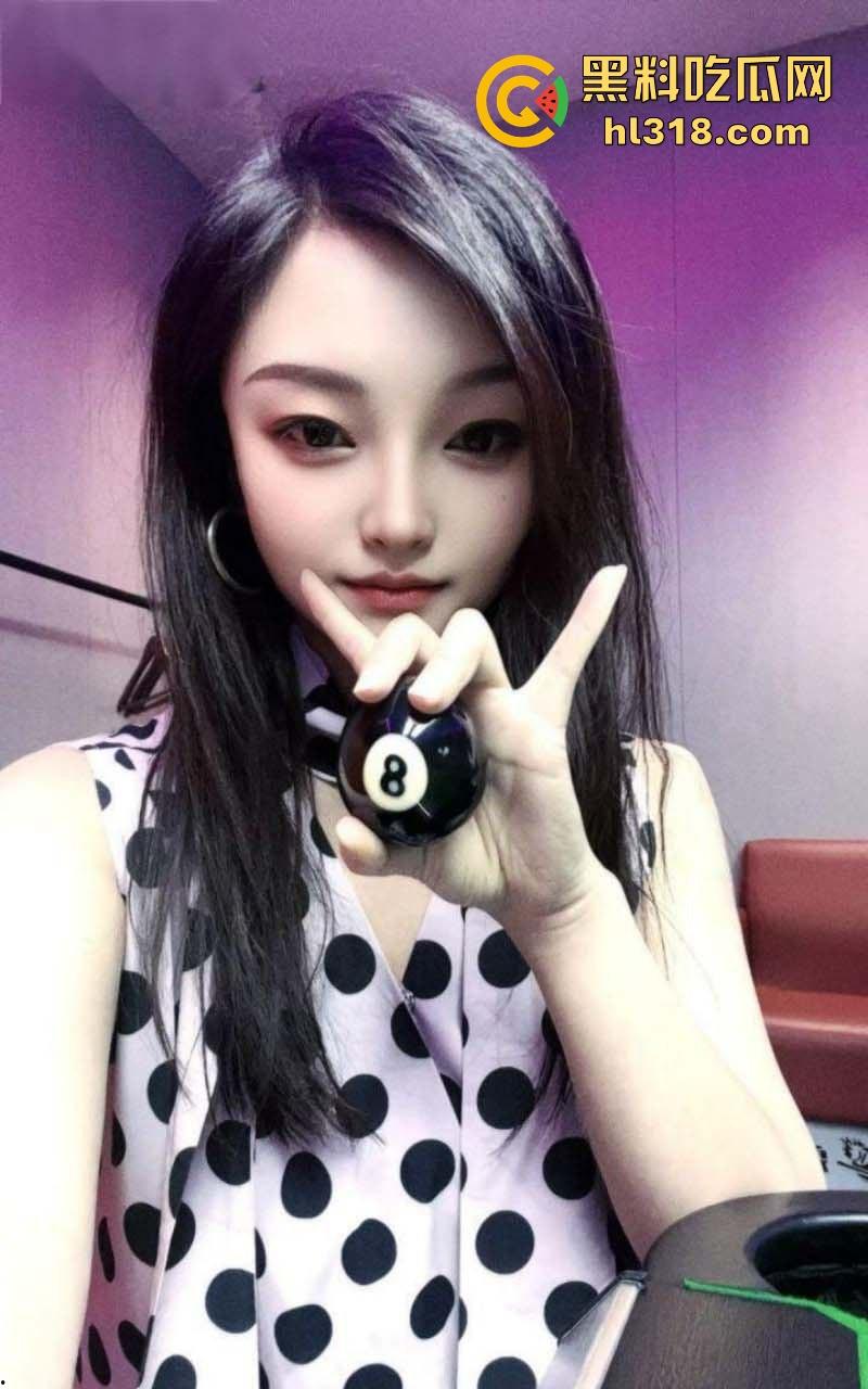 湖北恩施当地名妓【李雨春】无缝衔接多位炮友，人骚活好不粘人，一夜约多炮的眼镜母狗！-6