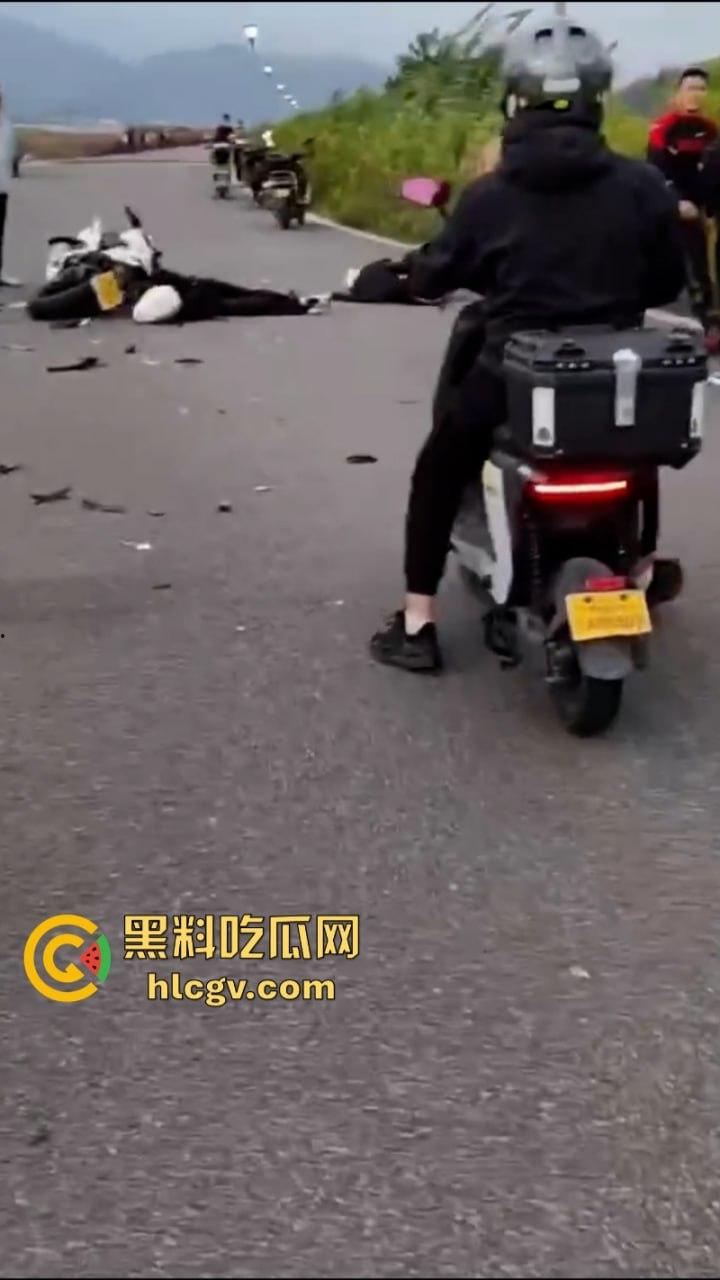 玩车就是玩命！两大学生借车带妹 超速飚车不慎相撞 一死一废-3