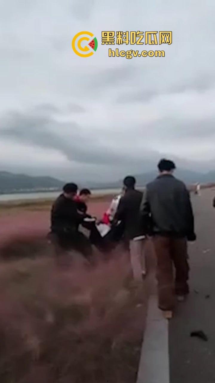 玩车就是玩命！两大学生借车带妹 超速飚车不慎相撞 一死一废-5