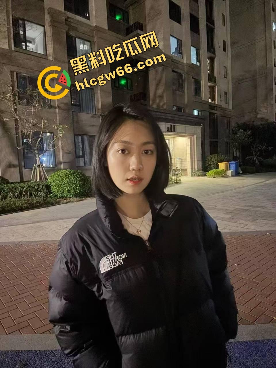 海角乱伦猛男强操哺乳期嫂子禁忌偷情，情趣套装嫩躯被3P干到嗓子哑，小侄子感冒关家里这浪货还敢浪！-5