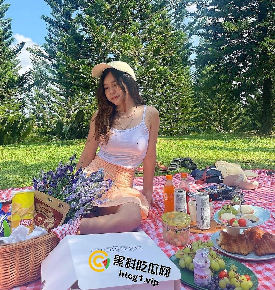 TikTok上聊骚台湾妹妹，鞭长莫及只好视频裸聊，台妹真是够歹！-4