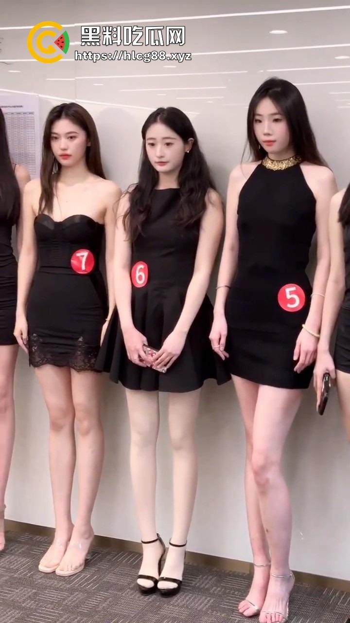 上海车展车模面试操场，美逼挑花眼，选上身价3K硬操起步，白天晚上双份爽，选不上就擦边卖逼！-3