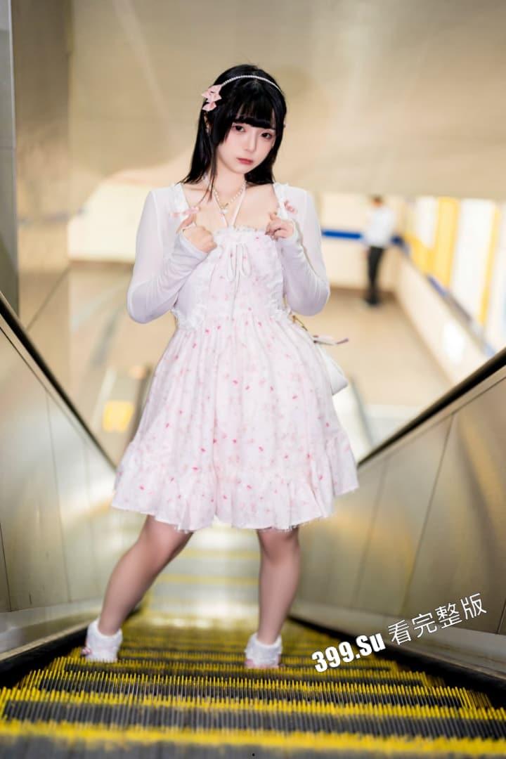 推特福利姬「落落Raku」cos极致的骚女仆 自慰户外露出  和小姐妹互相成就 被金主乖乖调教（70P私拍+40V福利视频合集）-27