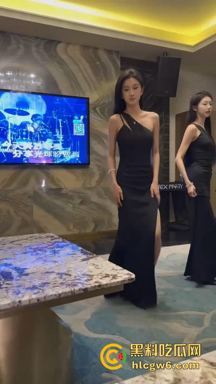 山东KTV传说中的行政套餐！天道酬勤的行政OL包臀裙女秘书，服务到位，难怪公务员考试报名人数年年创新高！-1