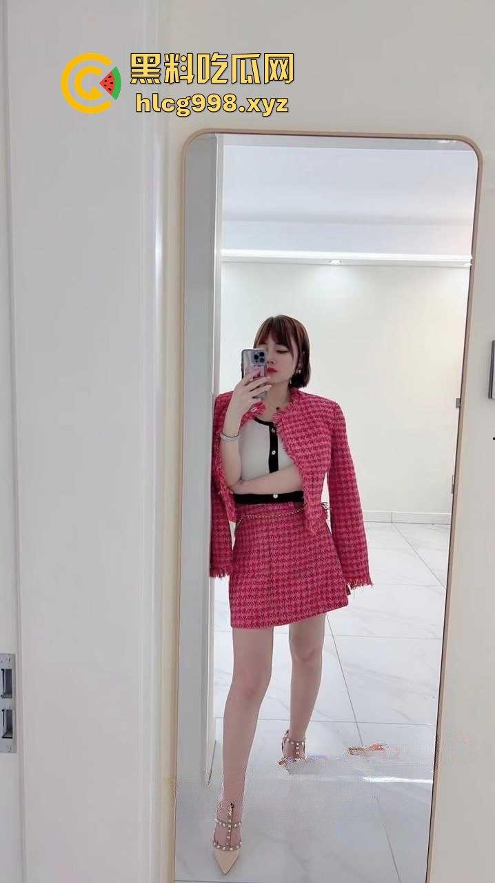 北京通州【蔡梦梦】抖音【摇花花】约炮视频爆出！银行白领骚得飞起，工作不耽误啪啪更不落下！-4