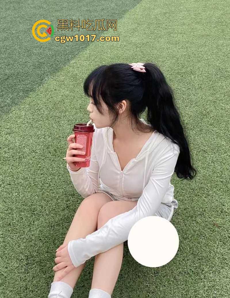 长沙职业学院反差少女【吴美莲】不雅视频流出，发裸照到处撩骚，戴肛塞假尾撅臀狗爬，玩气囊扩阴穴肉外翻！-3