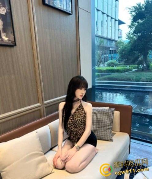 芜湖职业技术学院校花【陈雅萱】，清纯甜美学妹下海自慰，修长美腿JK黑丝自慰，被炮机操得高潮迭起娇喘连连 ！-3