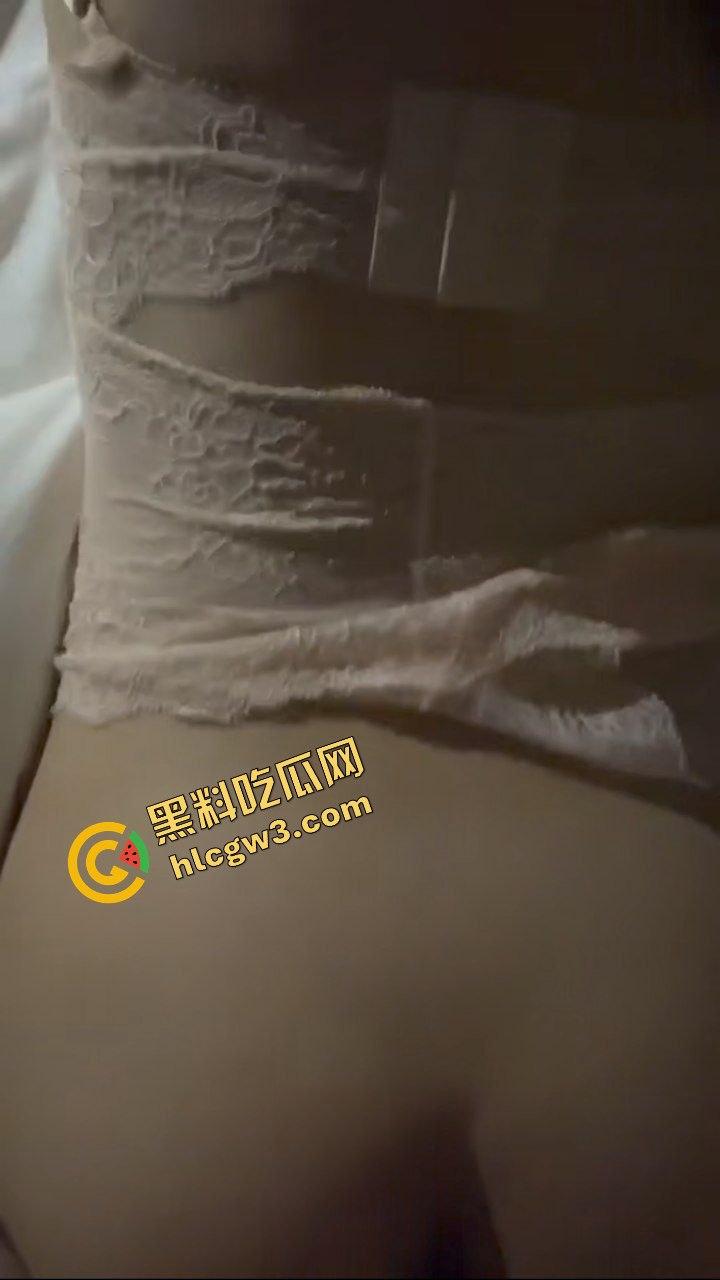 广东文艺职业学院 学生会甜御反差骚鸡『曾美婷』青春玉体被得吃 制服骑乘娇喘吁吁！原创流出！-5