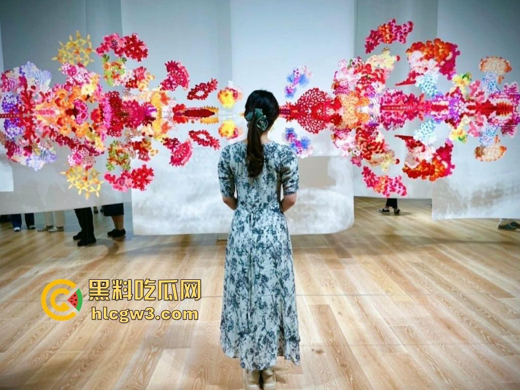 极品身材御姐【Rikak】上线 自曝福利顶级美颜反差超大，骚得像只母狗马甲线大奶加持，撸完直接虚脱！-6