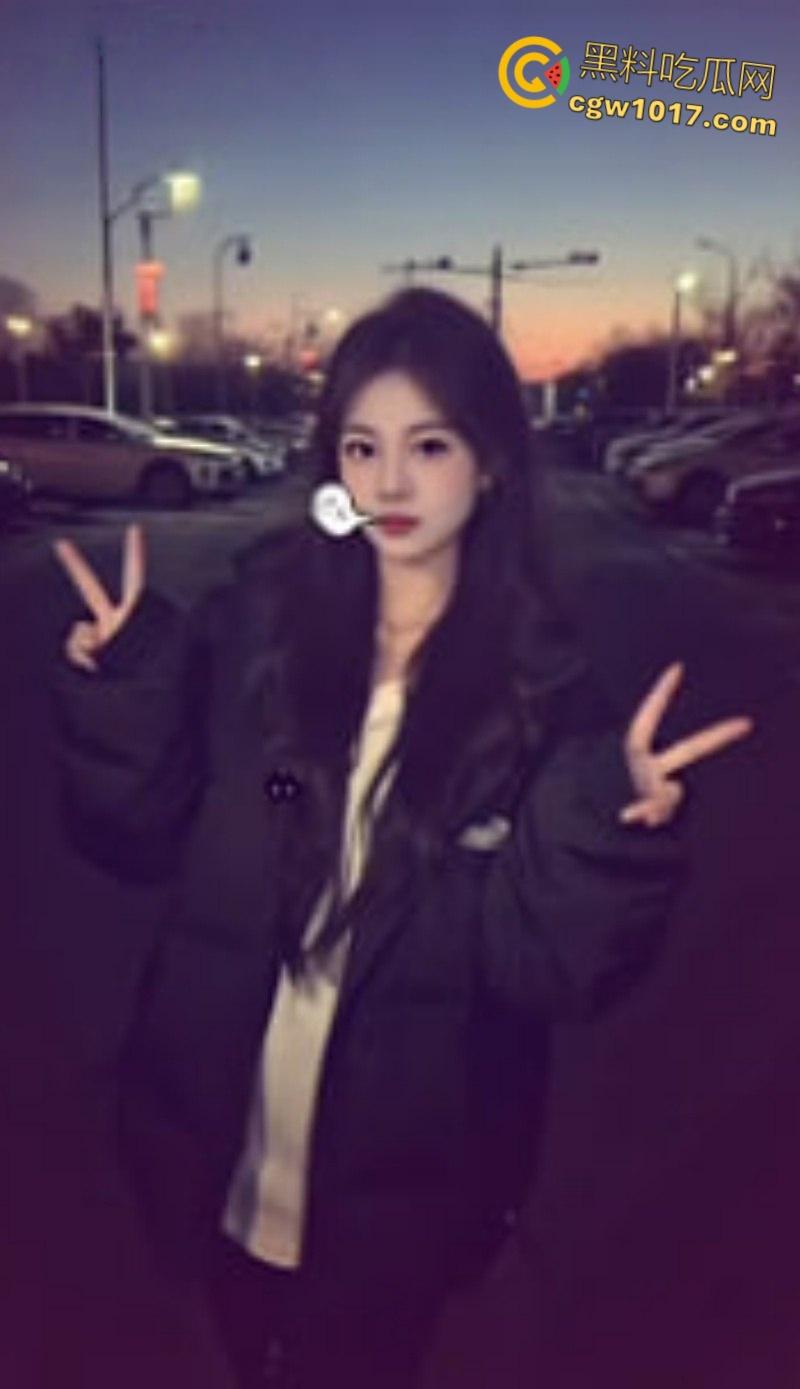 湖南长沙高颜母狗【赵莹】， 社交软件约炮被瓜友曝光，大屌后入爆操到失神，快射时主动张口求精液保养！-3