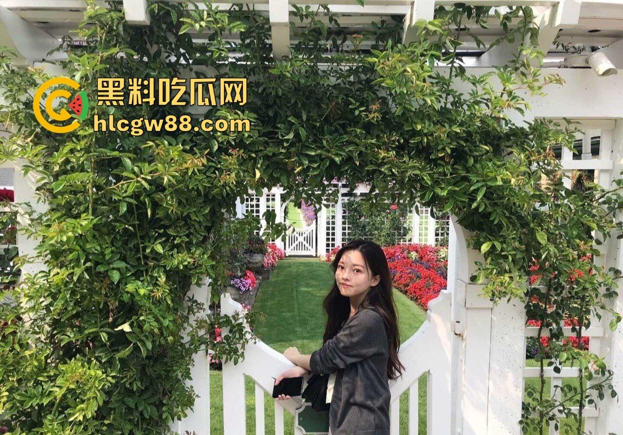 加拿大留学生【李天宜】 微博梨【甜姨】 颜值超高的小母狗无套内射 小男友曝光大量照片视频流出！-21