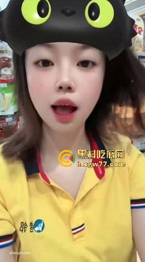 极品巨乳福利姬【李雨】大尺度付费视频流出，硕大浑圆大奶子上演超大尺度自慰 淫水狂喷！-1