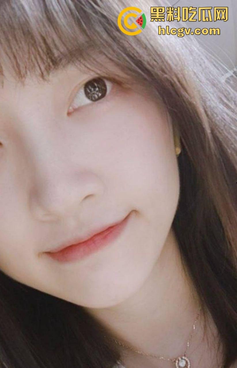 海归杭州情侣全套流出！【宋如依】表面清纯实则骚，连拍照都少不了被爆插的肥臀！-6