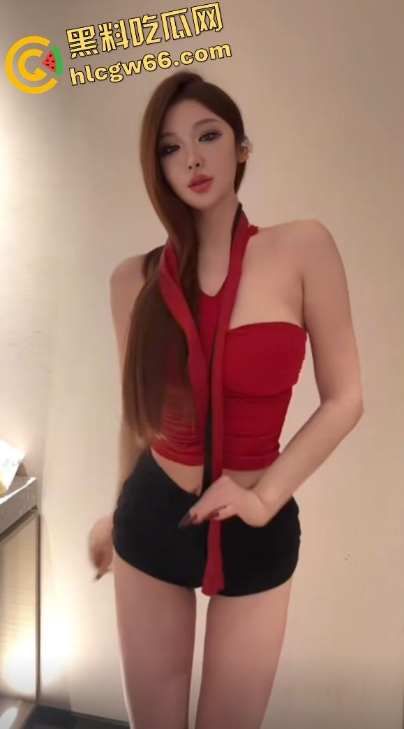 西安女DJ 『Tweety翠迪X』白天陪金主爸爸逛街、晚上爸爸开黑桃A、深夜还直播绝活倒立自慰！-9