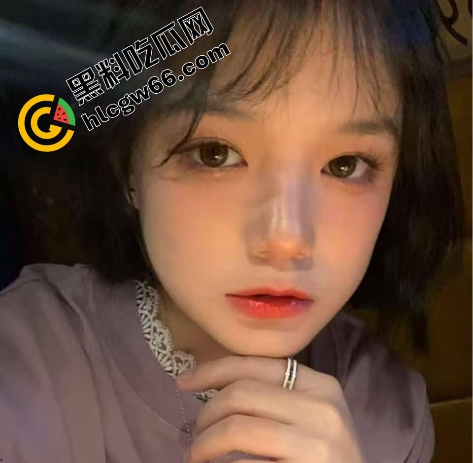 沈阳城市学院骚妹【张雨婷】白天端庄课代表，晚上酒店被操的逼水喷床单母狗体质拉满！-6