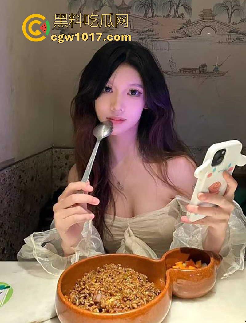 泡良大神【弥川】国家一级打桩运动员约操高颜女主播，翘臀尤物含住肉棒猛吸不放，穿蝴蝶开档淫裤，被无套狂猛打桩！-1