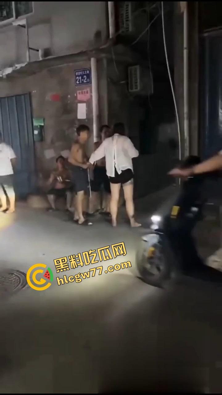 群友嫖完不给钱专挑奶子大的玩 160日了爽翻还想跑路？你当自己是啥 开完坦克还想跑！-7