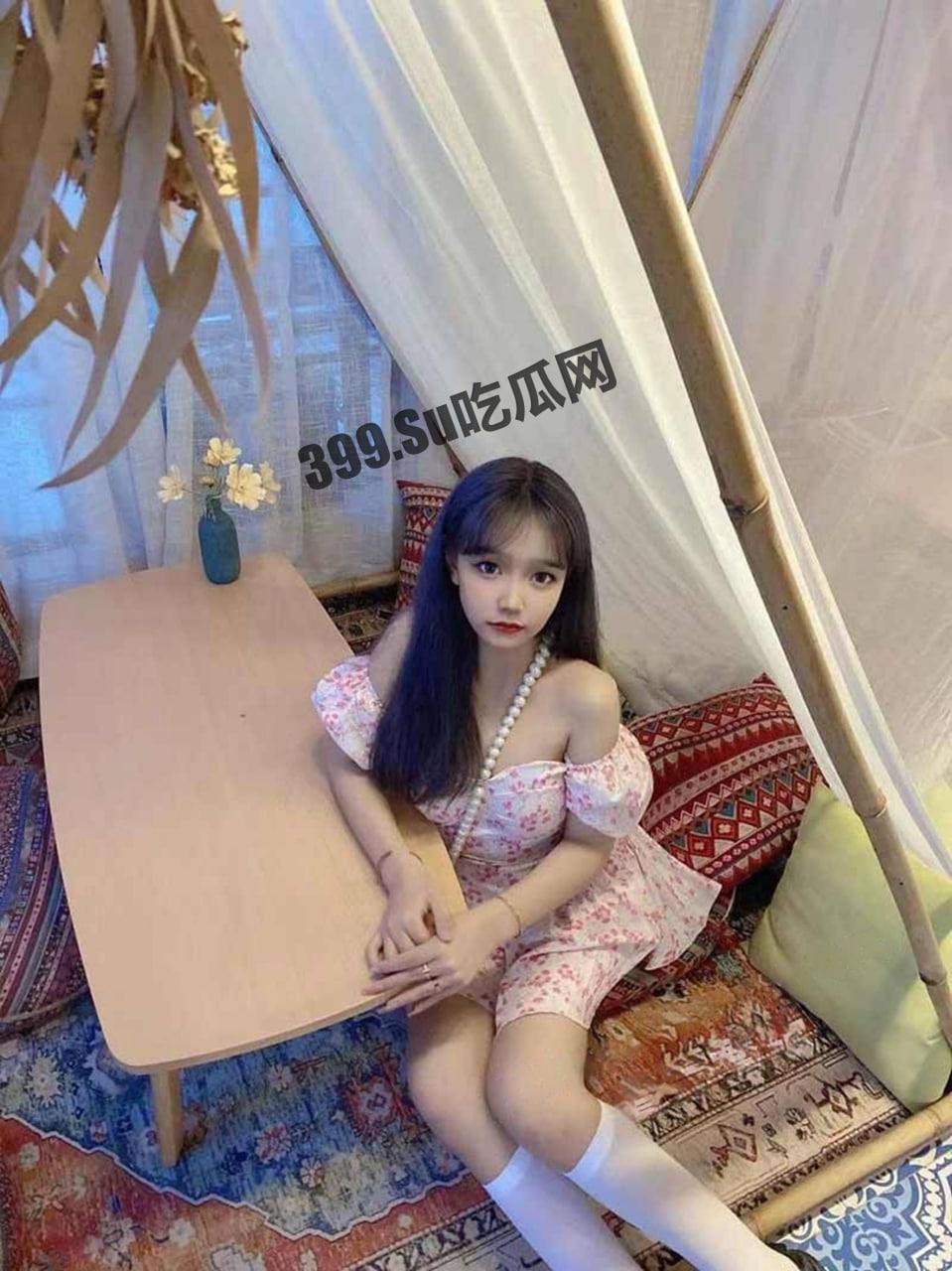 精品自拍！小情侣激情自拍视频流出 各种姿势爆操丰满小女友！-1