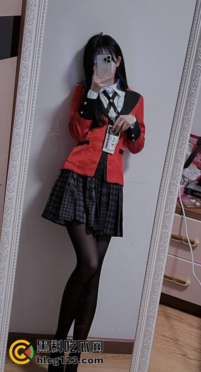 9月嫩模『奶瓶』私拍福利全网独家！00后美女颜值在线，小穴嫩得不行，白嫩屁股配小雷太绝了！-38