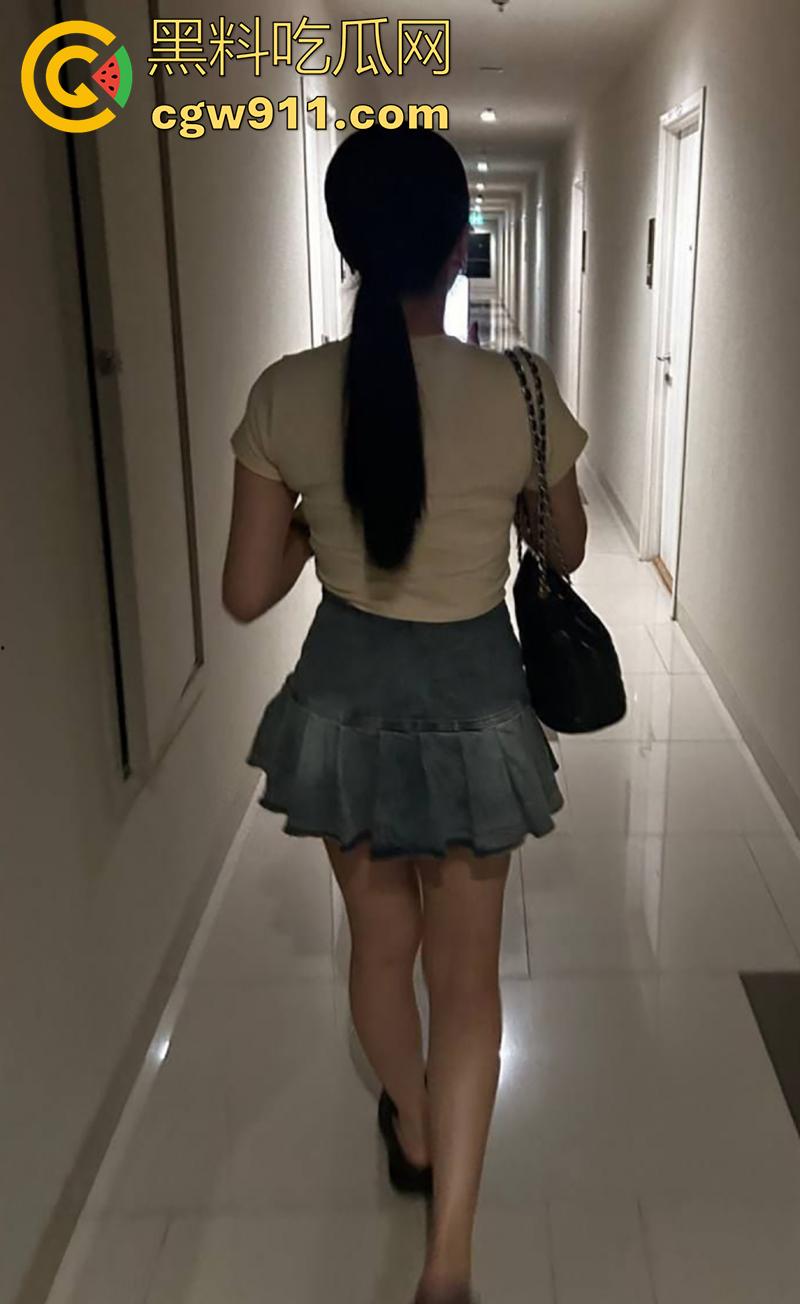 青岛电影学院女神【张曼曼】，五官精致女大学生，表面女神私下反差，被富二代包养酒店各种姿势爆插！-2