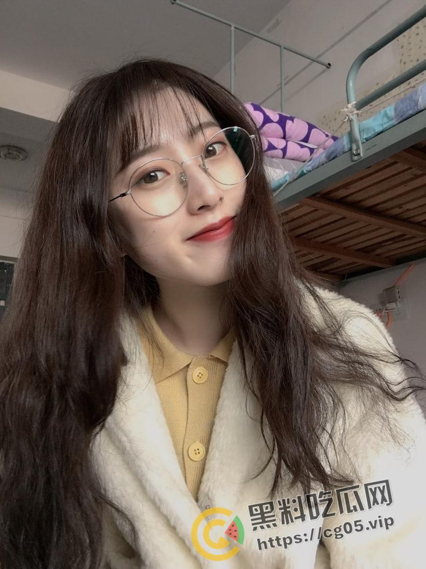 眼镜一摘 火力全开！研究生反差婊摘掉眼睛疯狂口角 涡轮压缩机上身疯狂榨精 研究生肉片就是好吃-7